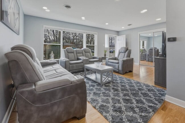 Photo - 8901 Moody Ave