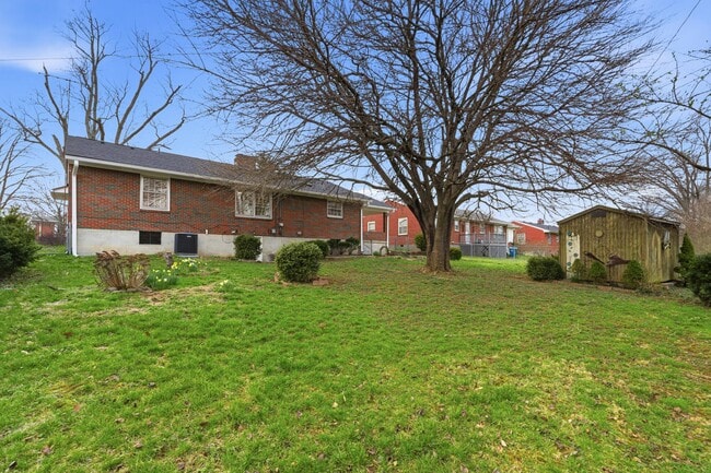 Photo - 925 Ashland Ave