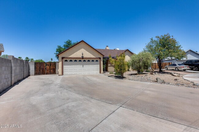 Photo - 12512 N 85th Ln House