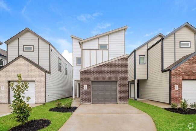 Building Photo - 15208 Estrella Rd E Rental