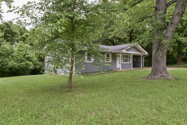 Photo - 1137 W Main St