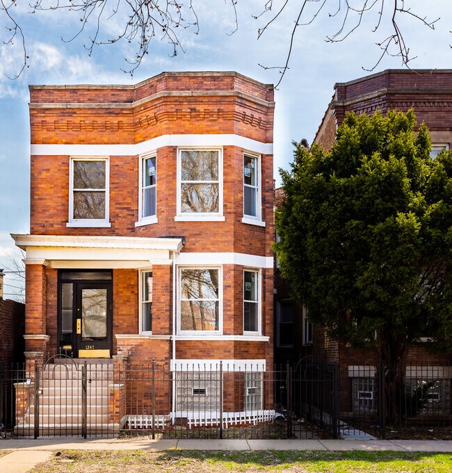 Photo - 1427 E 69th Pl Unit 2