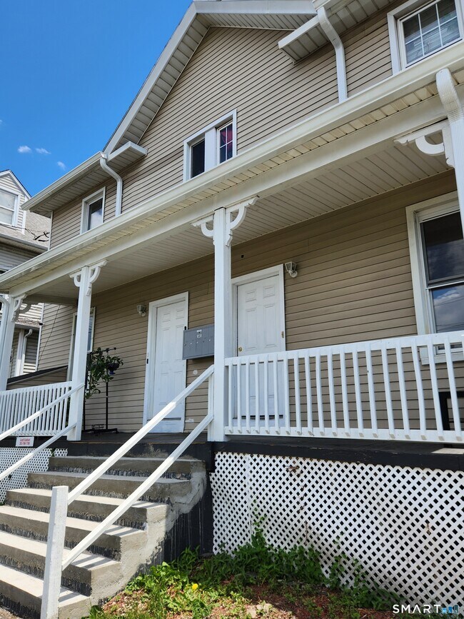 Building Photo - 200 Harral Ave Unit A
