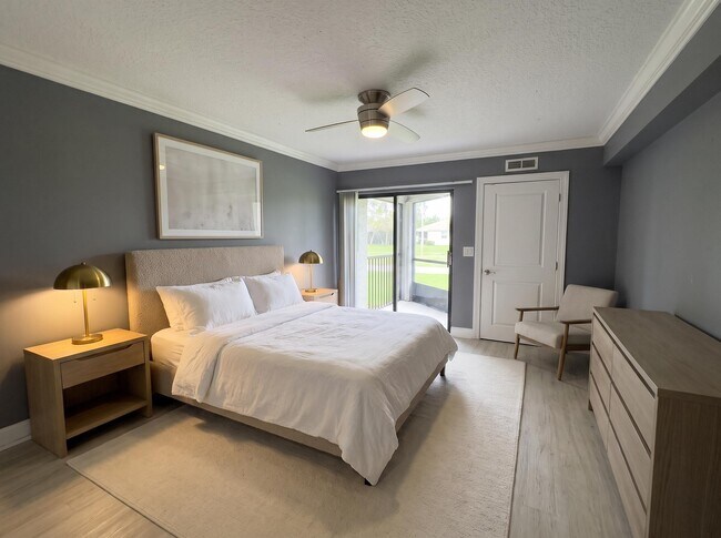 7370 S Oriole Blvd Unit 102