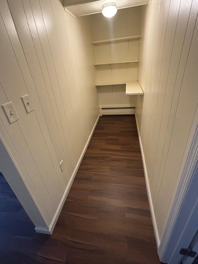 Closet - 1607 S Olden Ave Unit Apt B