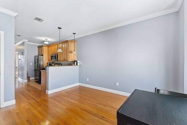 Photo - 437 2nd St Unit 2