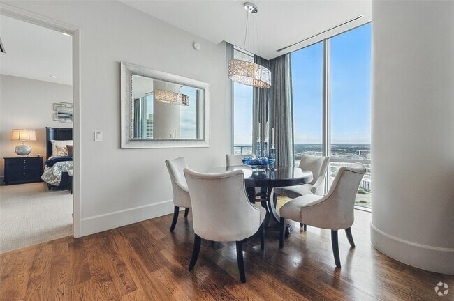 Building Photo - 1301 Throckmorton St Unit 2805 Rental