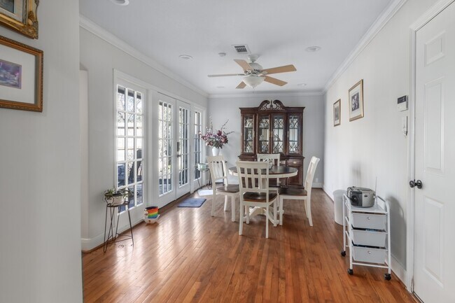 Photo - 11010 Cedarhurst Dr