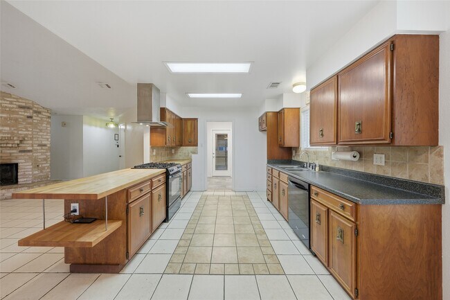 Photo - 18602 Lippizaner Dr