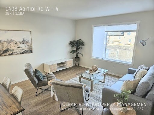 Photo - Beautiful 3 bedroom townhouse in Gary Station! ?
