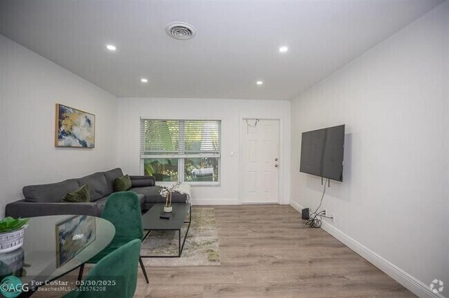 Building Photo - 19 NE 16th St Unit 1 Rental