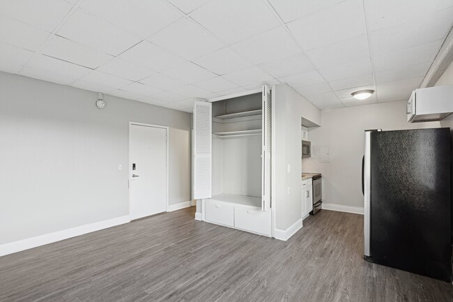 Barbizon Apartments