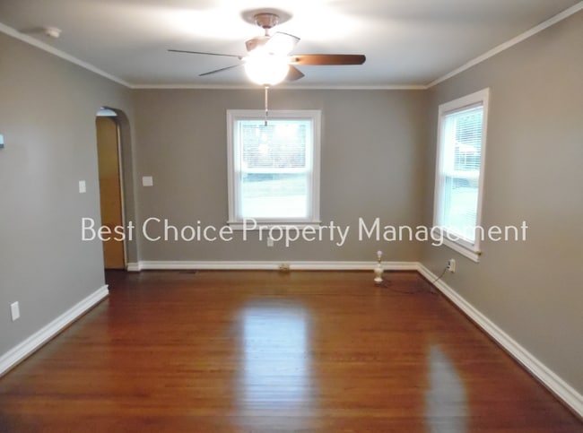 Photo - 811 S B St