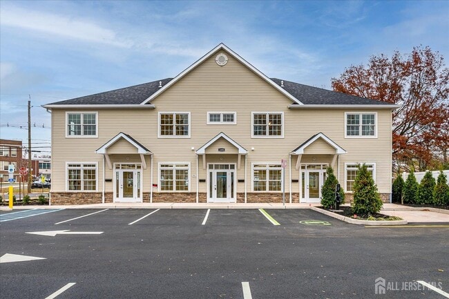 Building Photo - 1400 Hamilton Blvd Unit 2