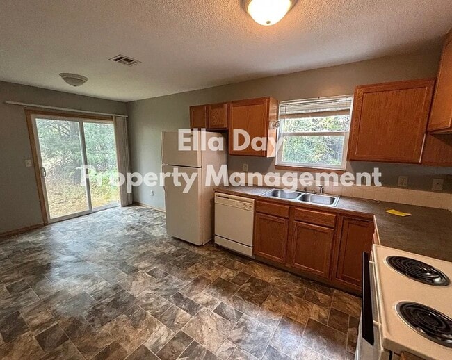 Photo - 11438 E Lewis St