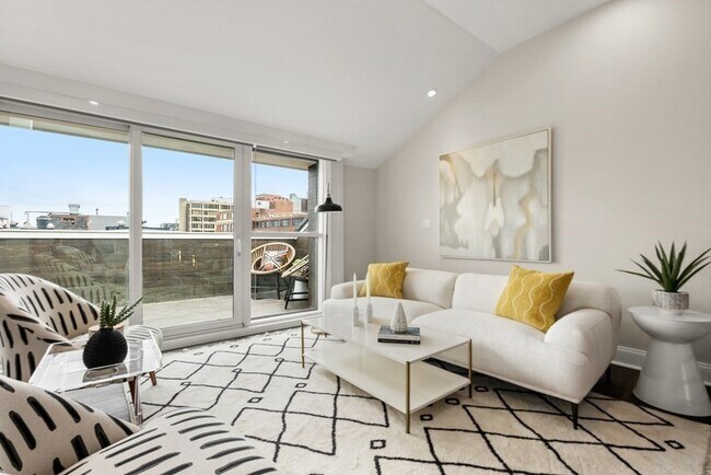 Photo - 771 Harrison Ave Unidad PH8