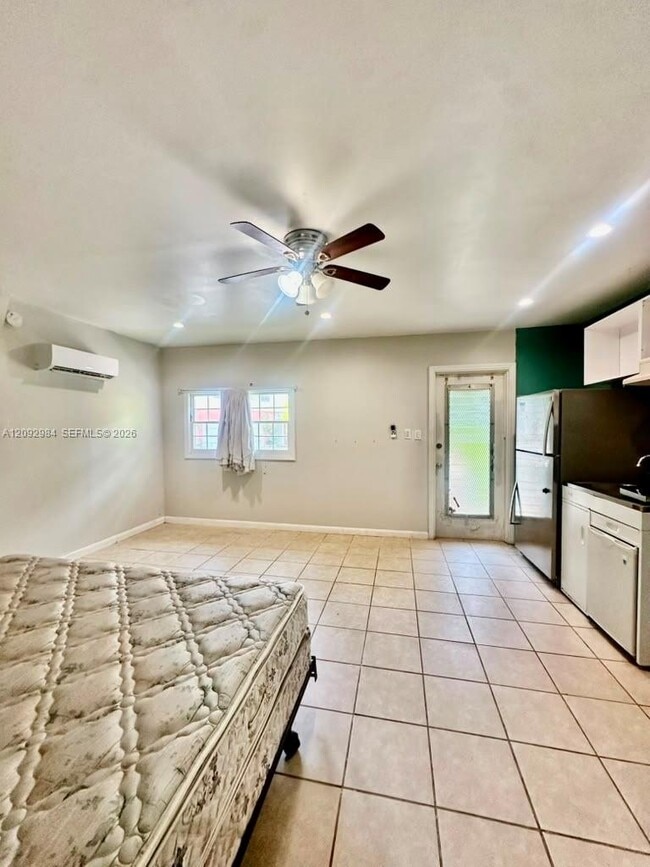 2151 N Krome Ave Unit 1