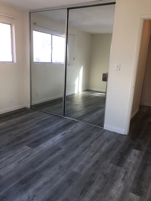 Building Photo - 5736 Lexington Ave Unit 3B