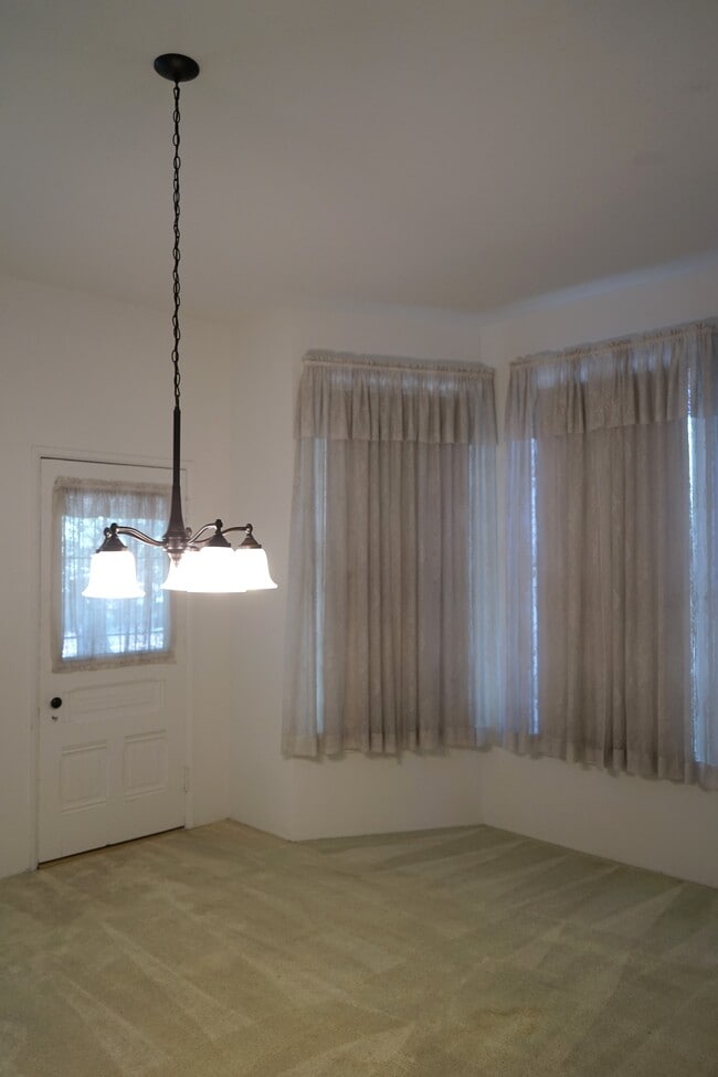 Formal Dining Room - 120 E Fern Ave Unit 1