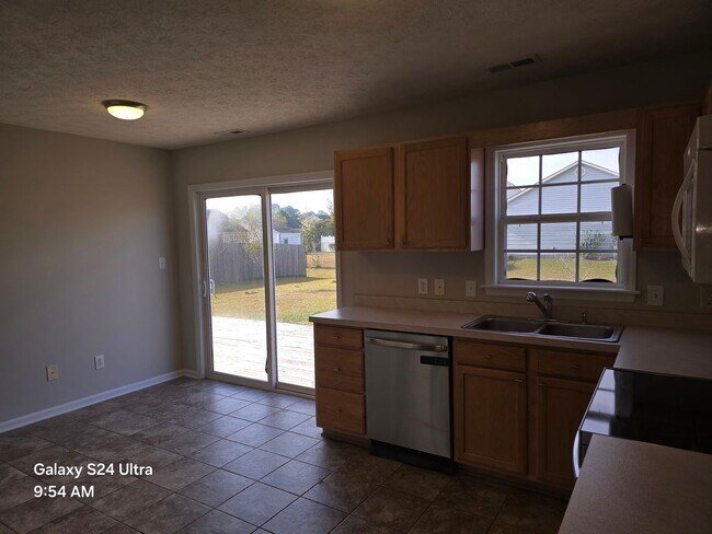 Photo - 3 Bedroom, 2 bath house with a bonus room ...