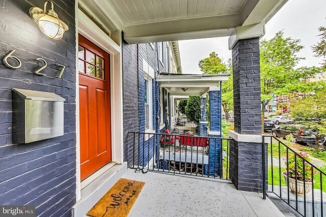 Photo - 627 Lamont St NW