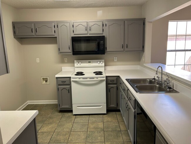 Photo - 7668 Tally Ho Dr E