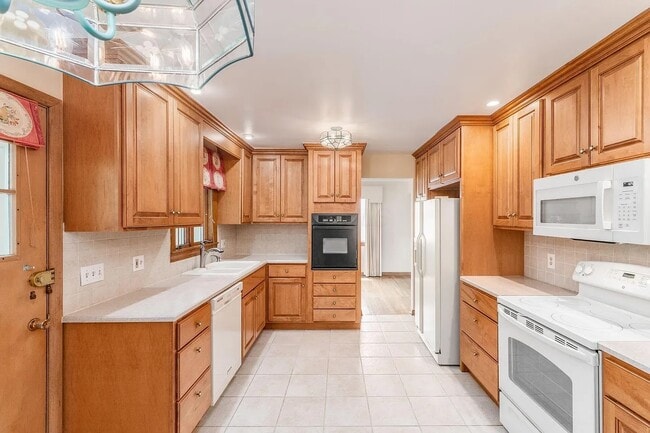Photo - 3628 Clearview Ave
