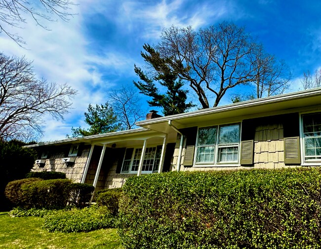 Photo - 3 Huyler Rd House