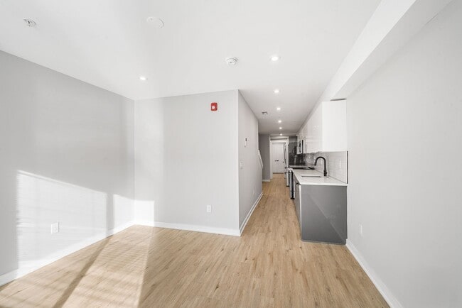 Building Photo - 1725 N 25th St Unit 3