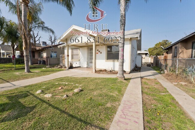 126 Wilson Ave Unidad Front House