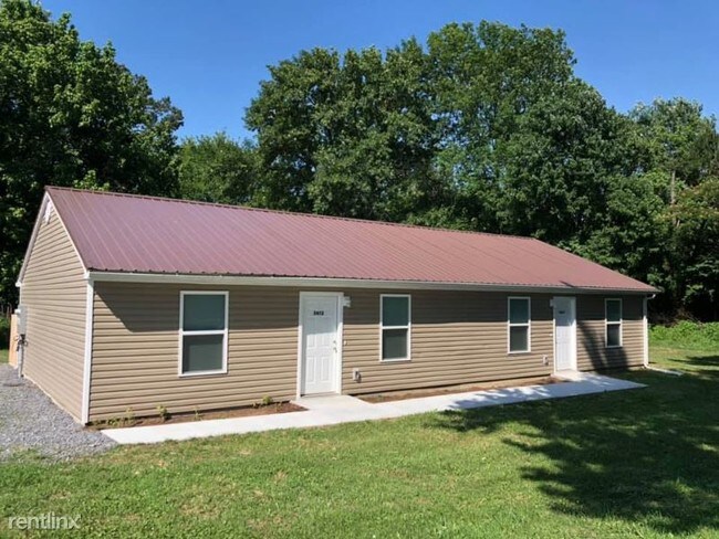 2 Br 1 Bath Apartment 5470 Harpo St Nw For Rent In Cleveland