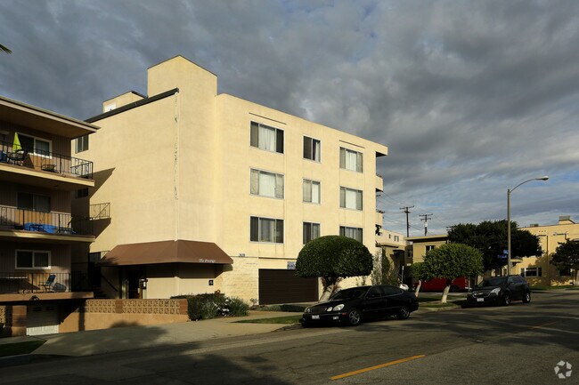 Primary Photo - 3639 E 2nd St Apartments