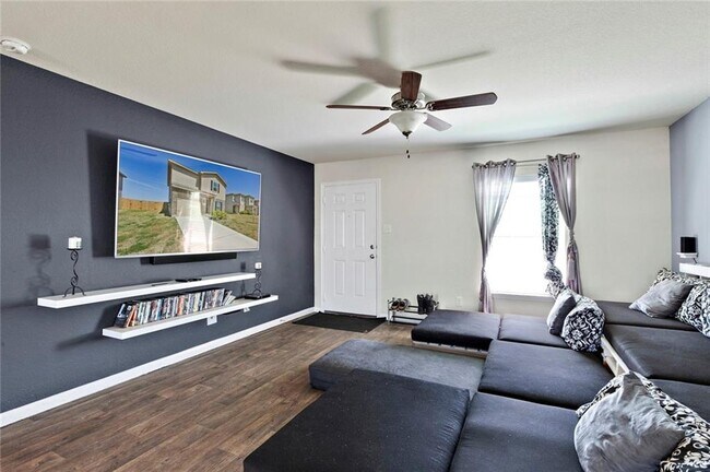 Photo - 712 Cleary Ln