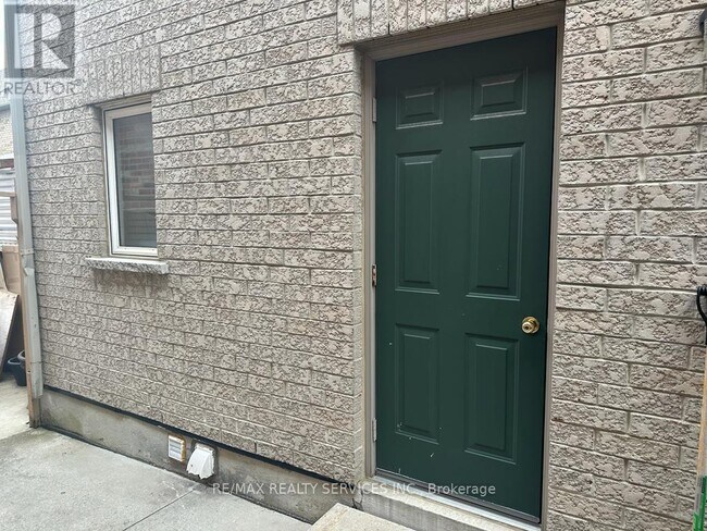 Photo - 17 Eagle Plains Dr