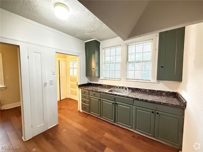 Building Photo - 13108 Cedar Rd Unit 13110 Rental
