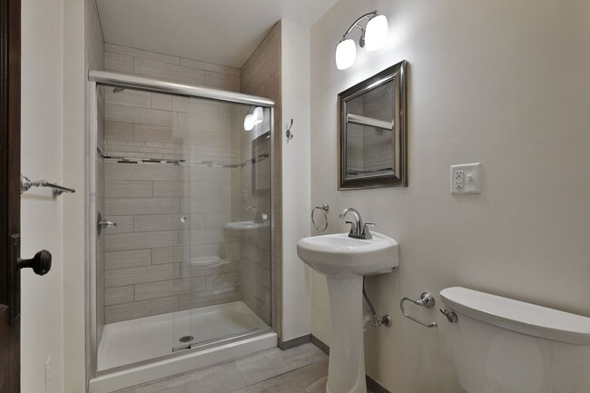 Photo - NEWLY RENOVATED NORTH CAMPUS - 3 BEDROOM 2...