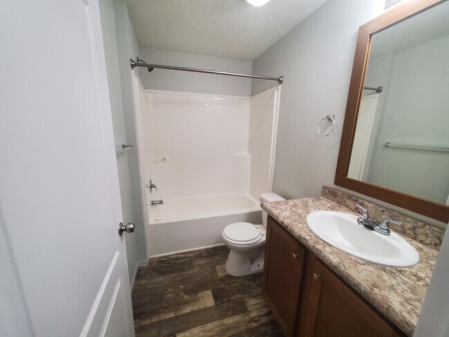 Photo - 24 Parakeet Hill Dr