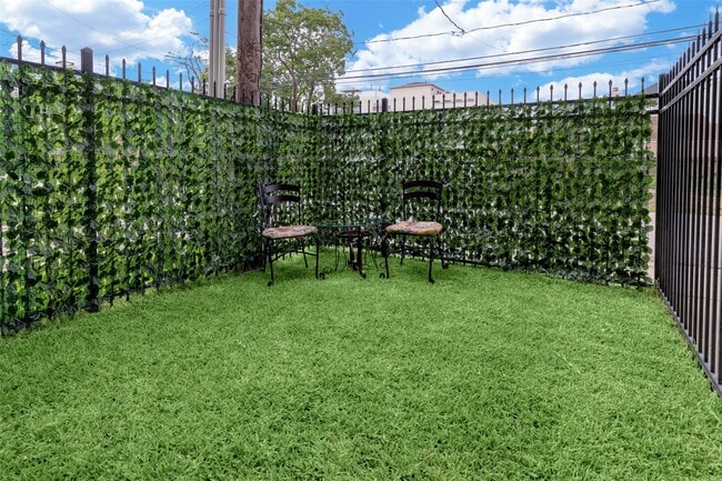 Photo - 5809 Feagan St