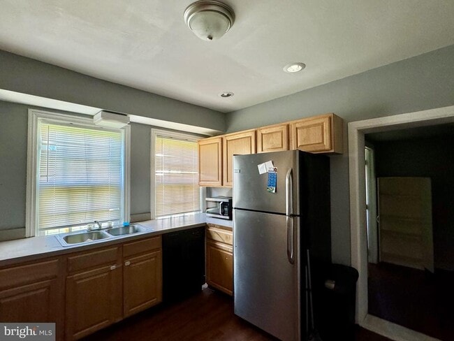Building Photo - 405 N 2nd St Rental