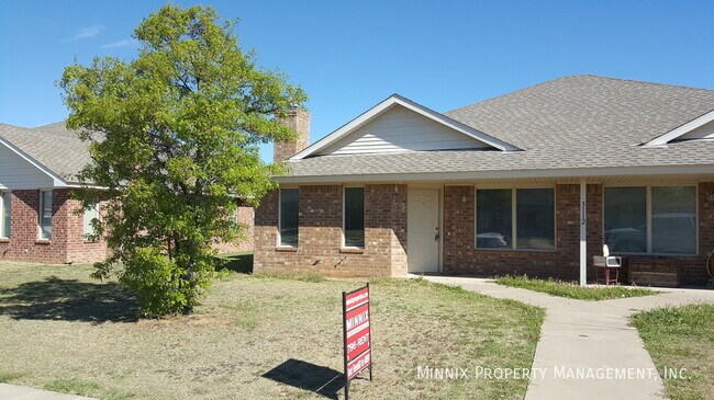 Photo - 3112 110th St