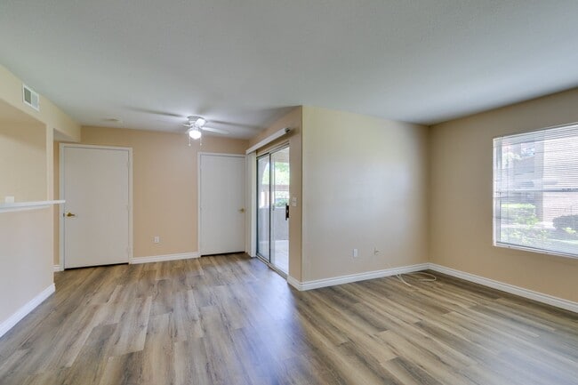 Photo - Beautiful 2Bed/2Bath First Floor Condo located in Silverado Ranch Unit 1016