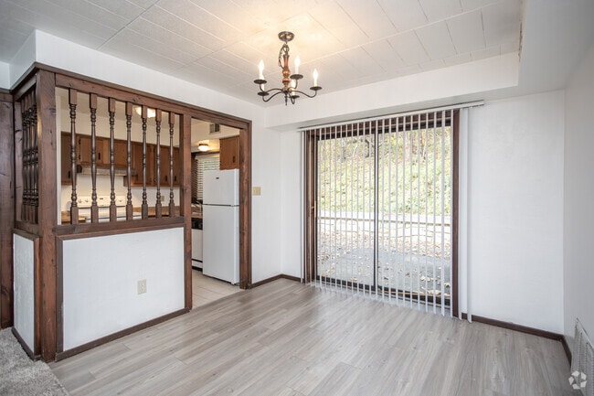 1BR, 1BA -Dining Room