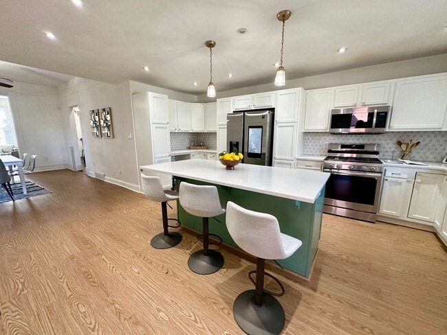 Photo - 715 N Beatty St