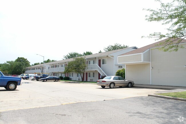 Pawnee Park Apartments - Pawnee Park Apartments