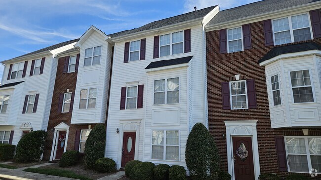 Building Photo - 10033 Treeside Ln Rental