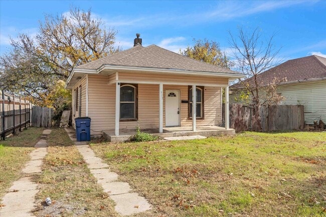 Photo - 913 S Hoff Ave