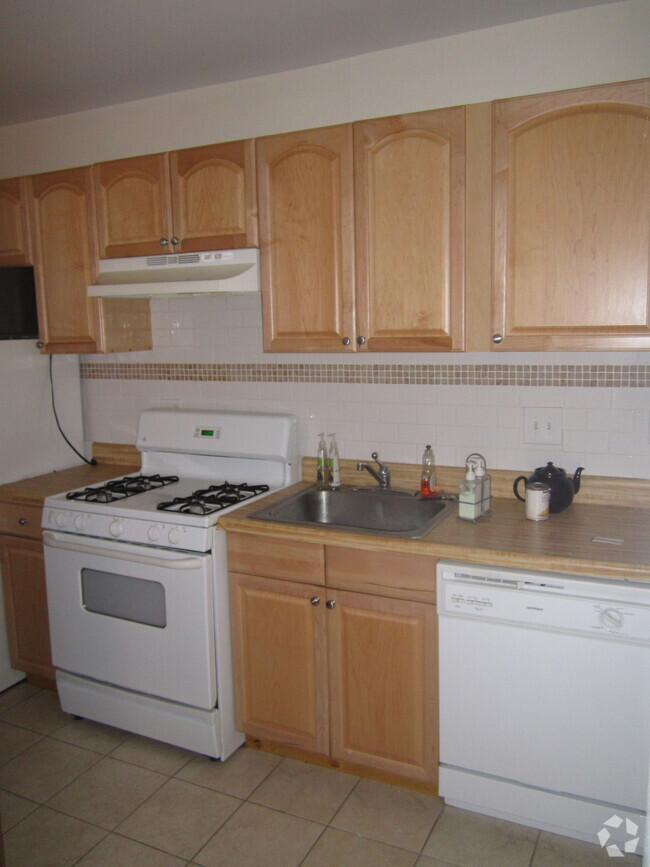 Building Photo - 22 Glenbrook Rd Unit 4 Rental