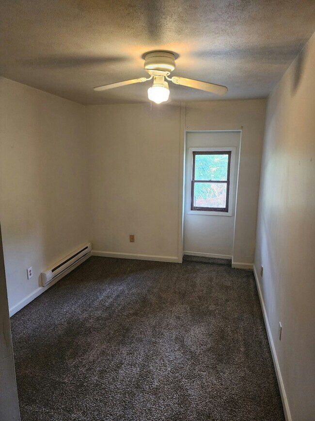 5 E Division St