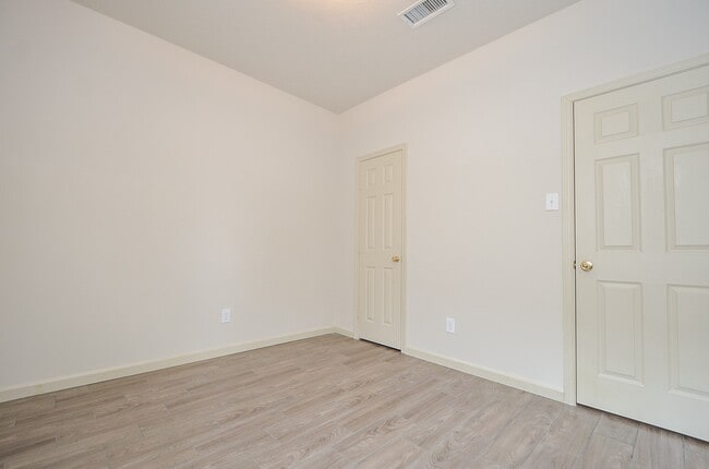 Building Photo - 14027 Wheatbridge Dr