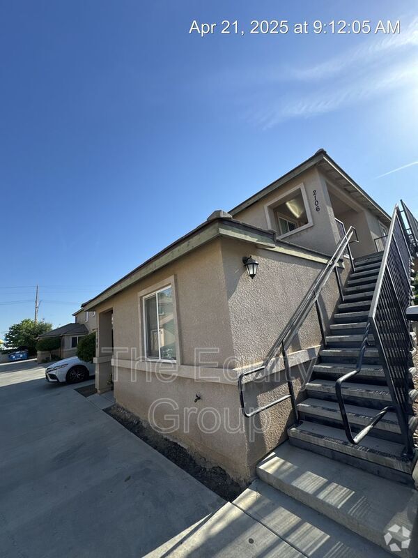 Building Photo - 2106 W Lark Ave Rental